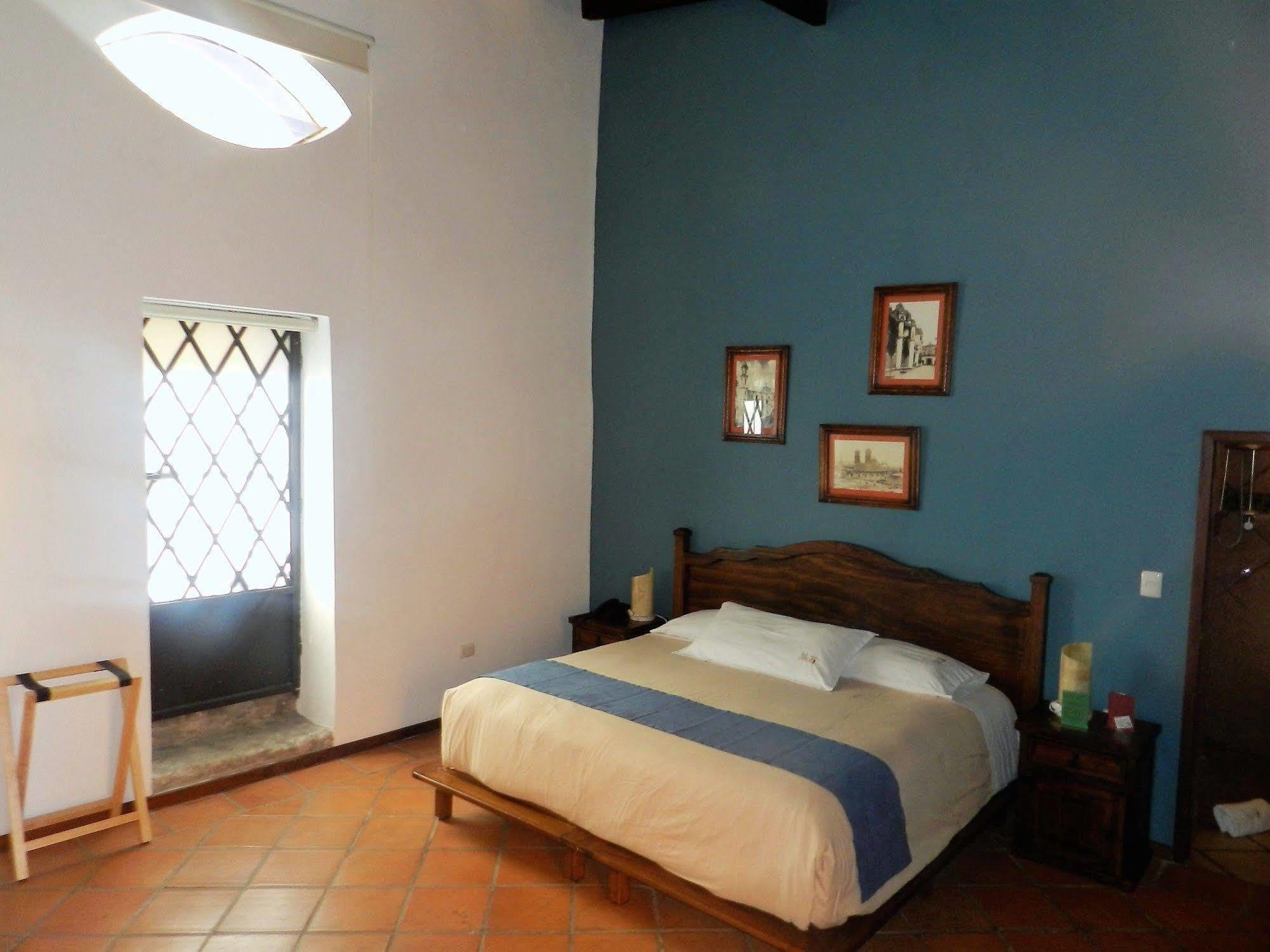 Hotel Collection O Al Otro Lado Del Rio, Puebla de Zaragoza Esterno foto A room at Hotel San Cristóbal